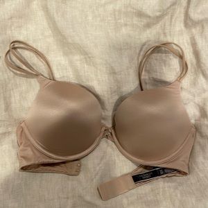 NWOT Victoria’s Secret Very Sexy Tan Bra
